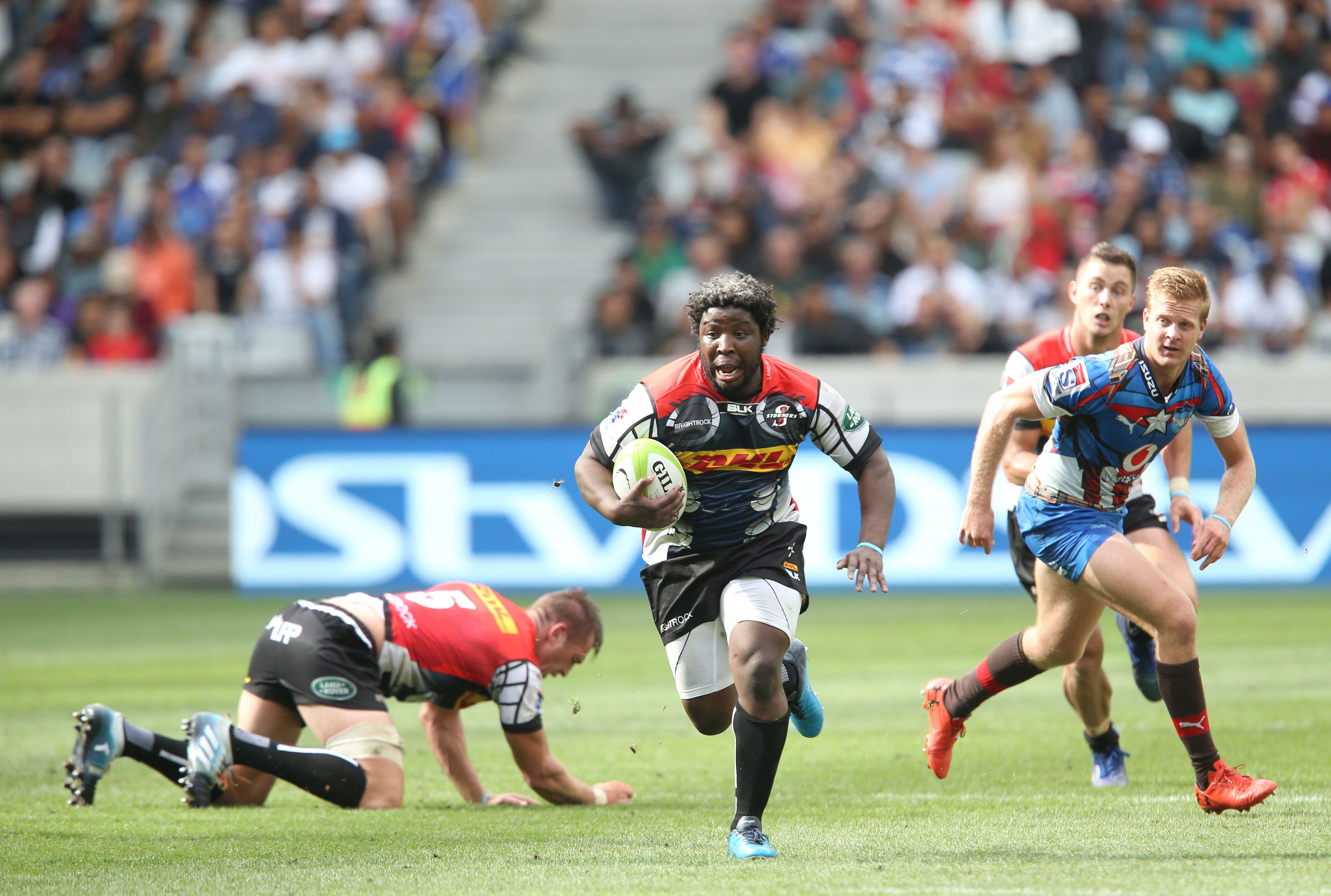 DHL Stormers thunder past Bulls on Super Hero Sunday