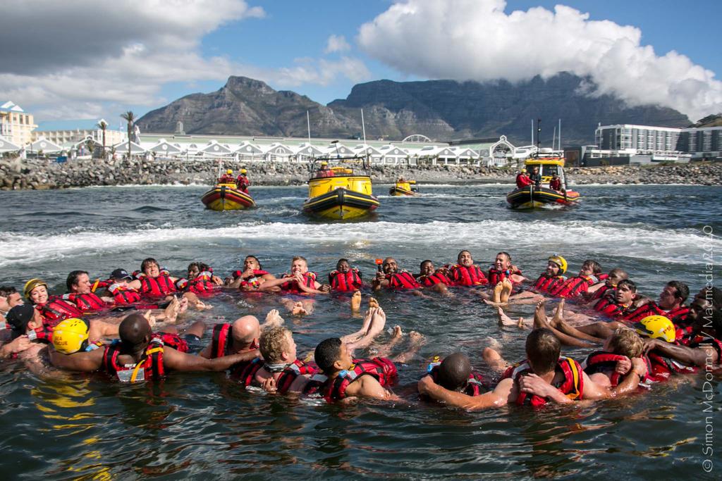 DHL Stormers forwards take the plunge with NSRI