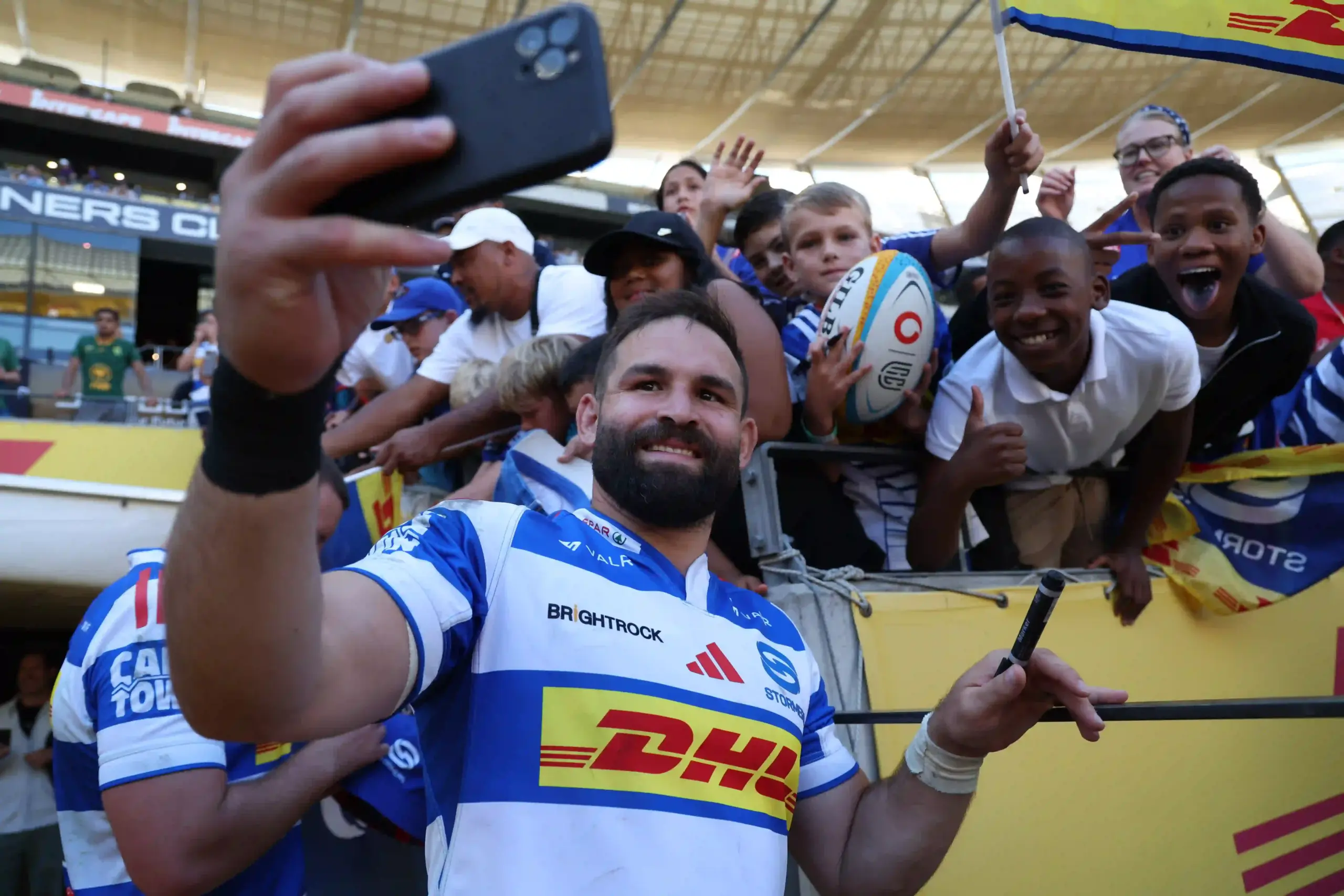 Cobus Reinach with the youngsters