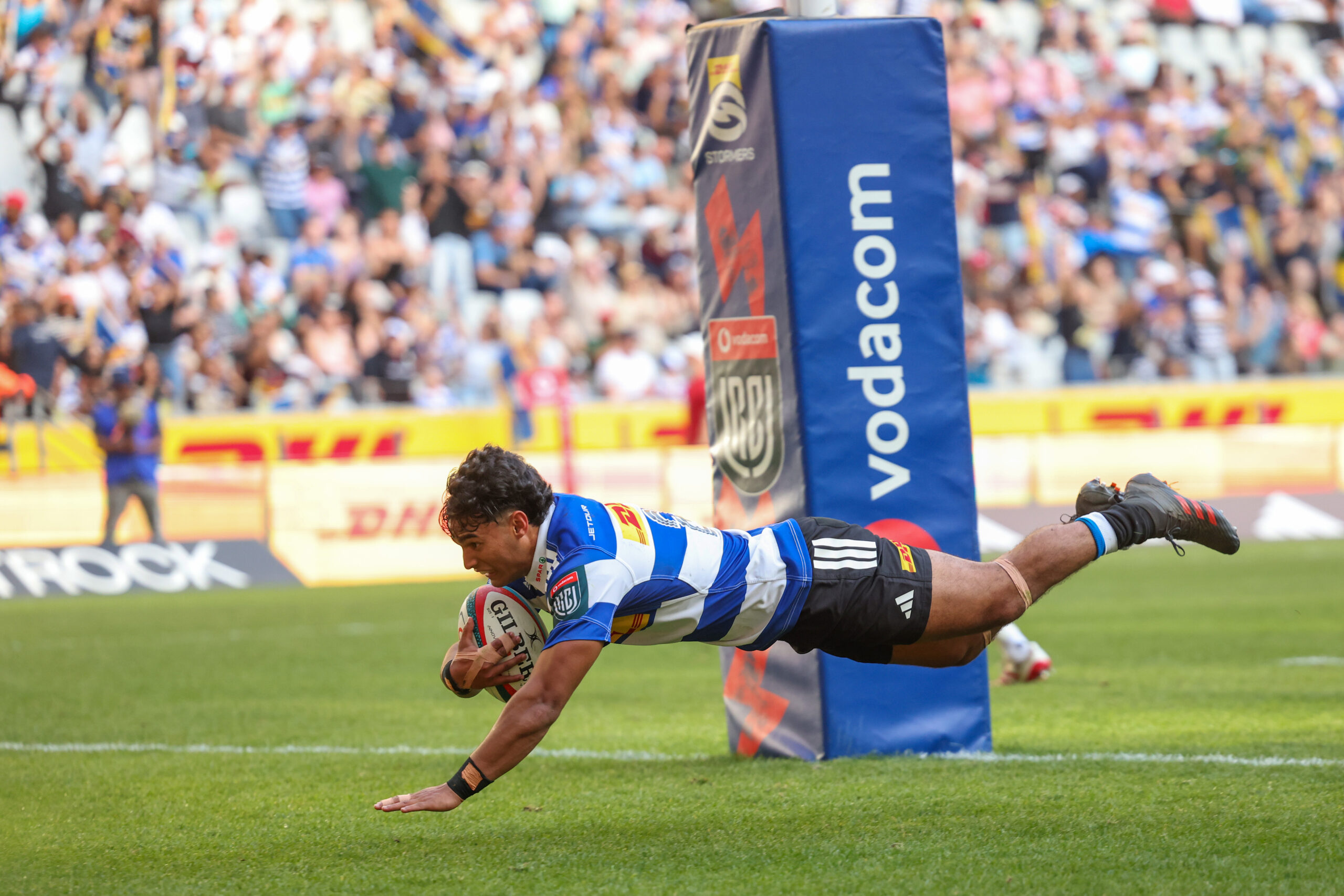 DHL Stormers leave Scarlets behind